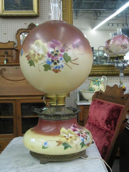 Appraisal: Floral decorated 'Gone with the Wind' style table lamp glass