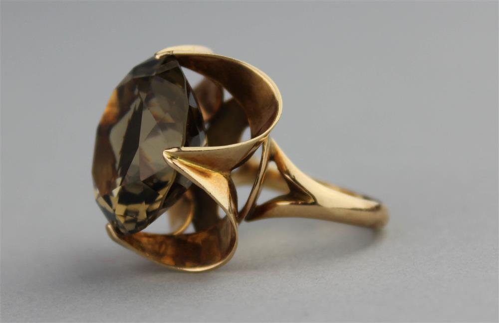 Appraisal: SMOKY TOPAZ RING IN K YELLOW GOLD SETTING very large