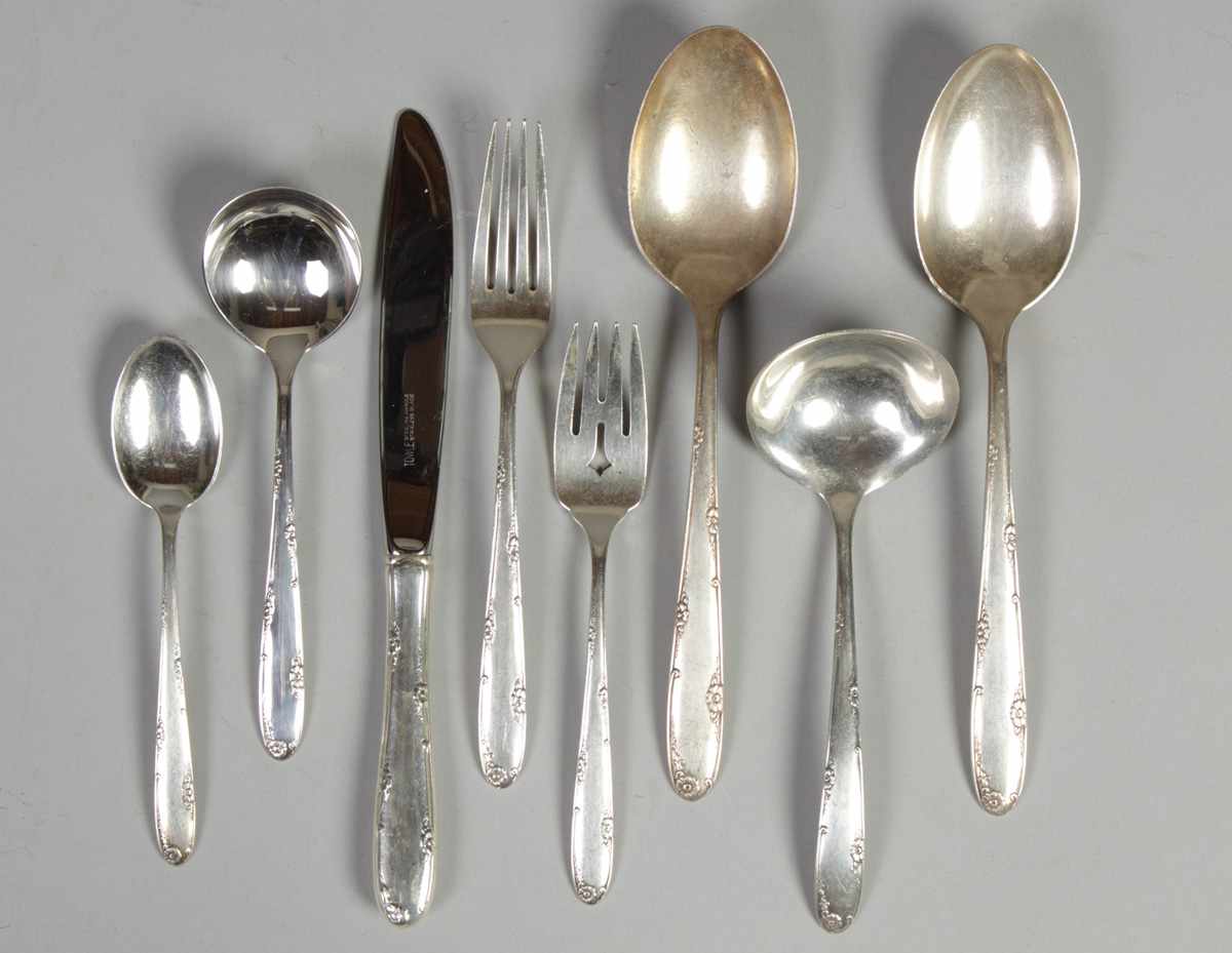 Appraisal: Towle flatware Towle flatware Madeira pattern oz knives dinner forks