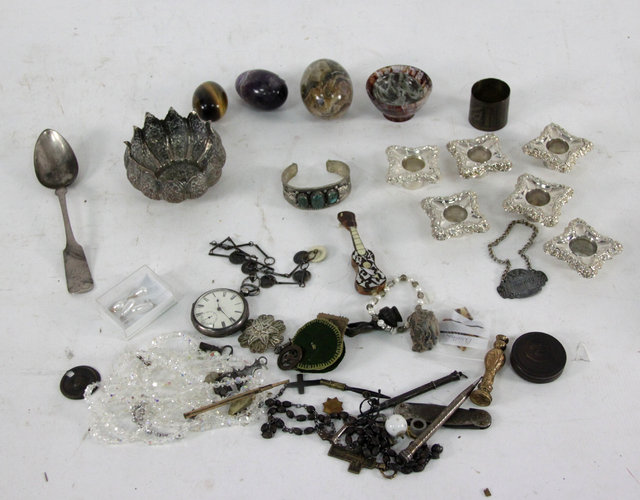 Appraisal: An interesting group of sundries including mineral eggs seals pocket