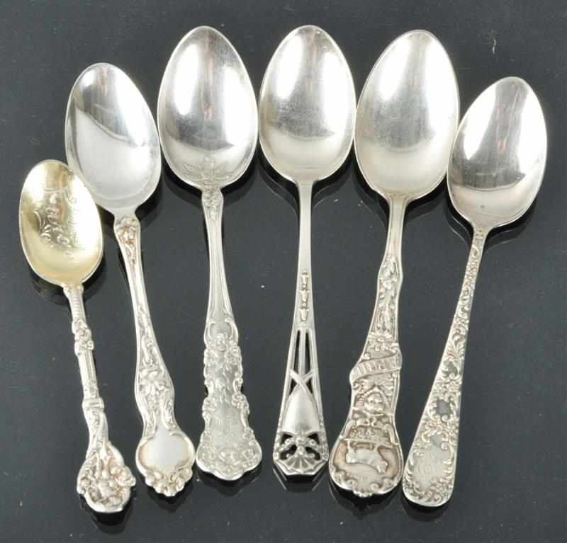 Appraisal: Lot of Sterling Silver Teaspoons Description Includes one Art Nouveau