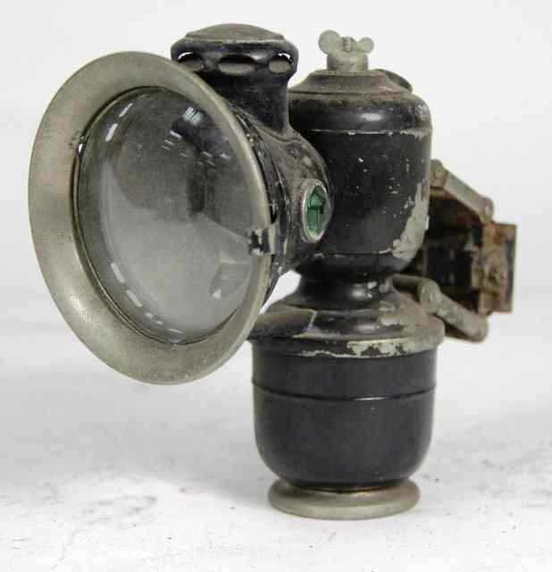 Appraisal: A Lucas Aceta major N carbide motor lamp with green