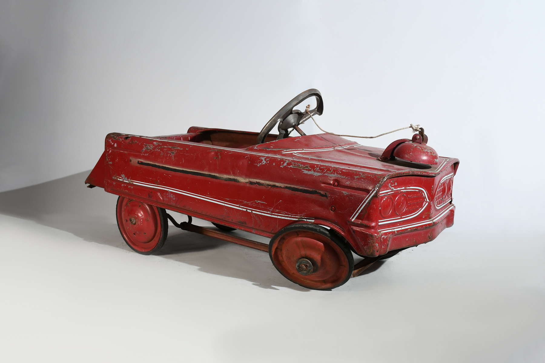 Appraisal: MURRAY RED FIRE TRUCK PEDAL CAR Murray fire truck with