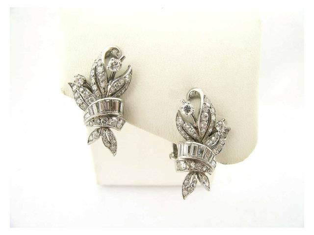 Appraisal: Pair of K white gold diamond earrings fourteen baguettes diamonds