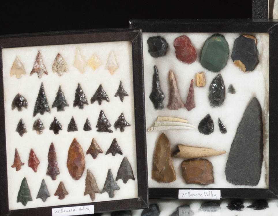 Appraisal: NORTHWEST NATIVE AMERICAN ARROW POINTS AND TOOLS points hand knapped