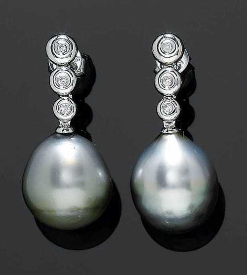 Appraisal: TAHITI PEARL AND BRILLIANT-CUT DIAMOND PENDANT EARRINGS White gold Decorative