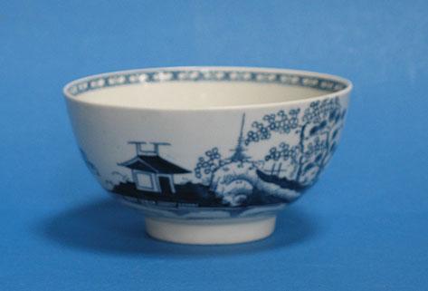 Appraisal: A FIRST PERIOD WORCESTER BLUE AND WHITE SLOPS BOWL decorated