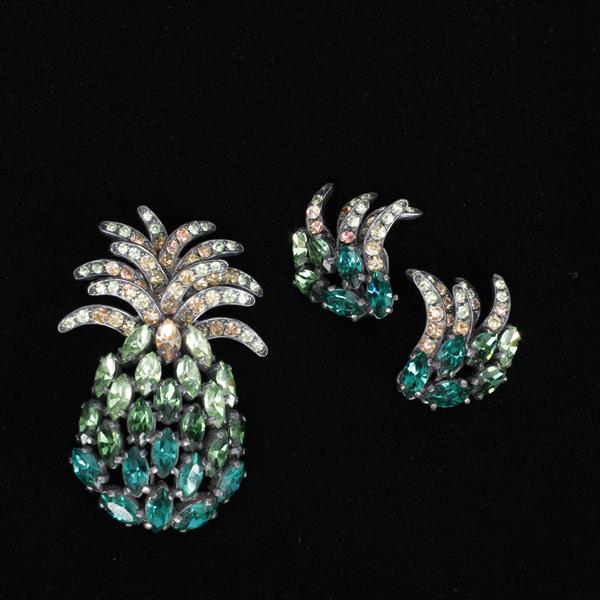 Appraisal: Schiaparelli pc Green Pineapple Pin Clip on Earrings H