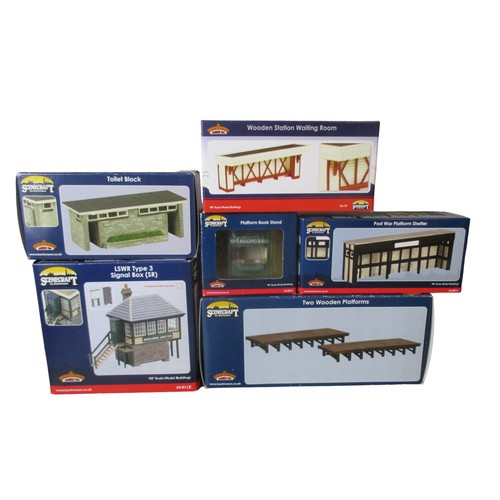 Appraisal: New boxed Bachmann oo gauge railway buildings Two Wooden Platforms