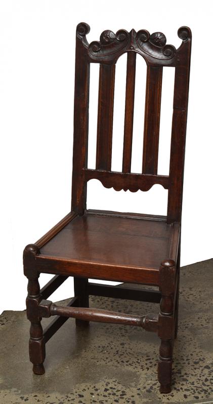 Appraisal: A PAIR OF TH CENTURY OAK HALL CHAIRS the top