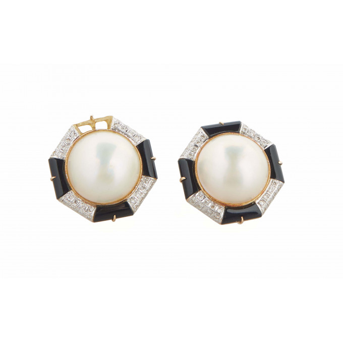 Appraisal: Pair of K Yellow Gold Mabe Pearl and Onyx Earrings