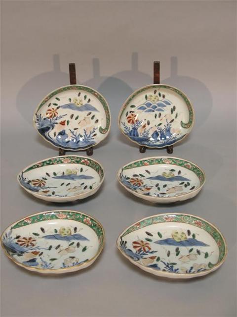 Appraisal: SET OF SIX JAPANESE ARITA SHELL-SHAPED CAKE DISHES Meiji period