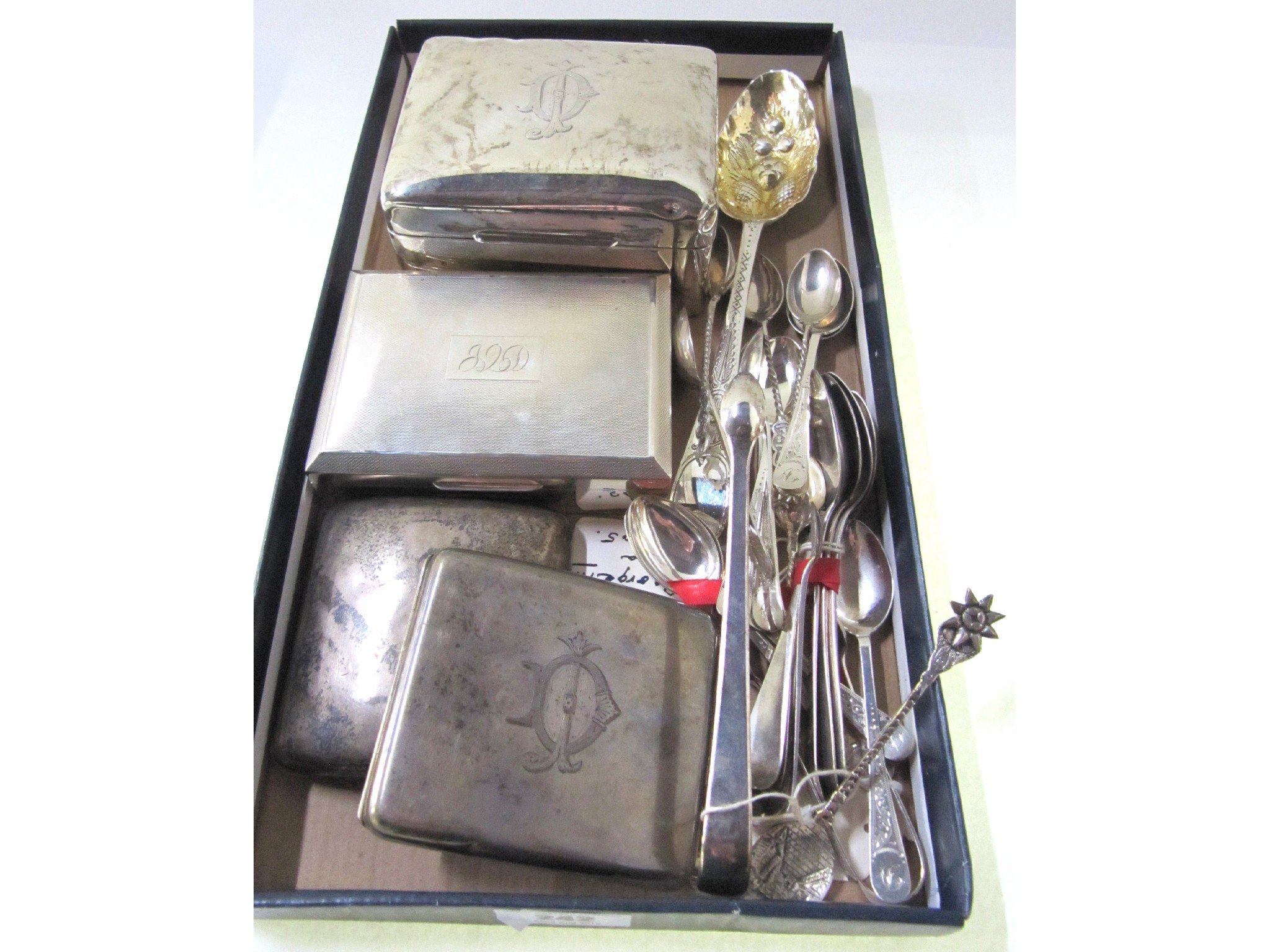 Appraisal: A lot comprising two silver cigarette boxes two silver cigarette