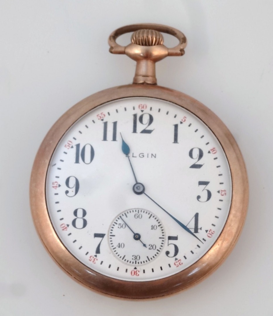 Appraisal: An Elgin gold plated pocket watch the cm dial with