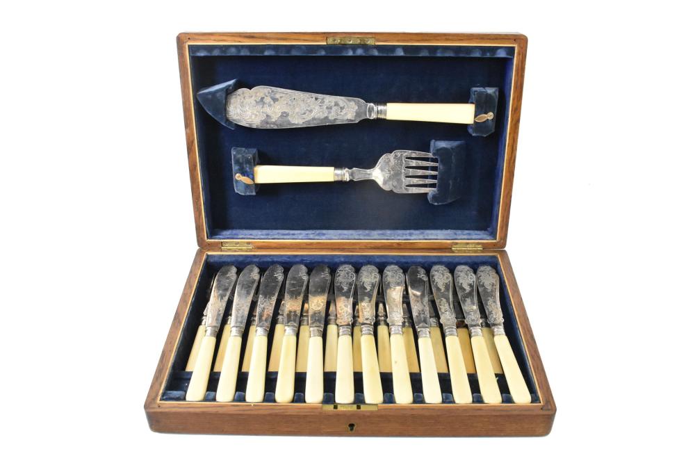 Appraisal: EDWARD VII SILVER AND BONE FISH SERVICE Marked comprising twelve