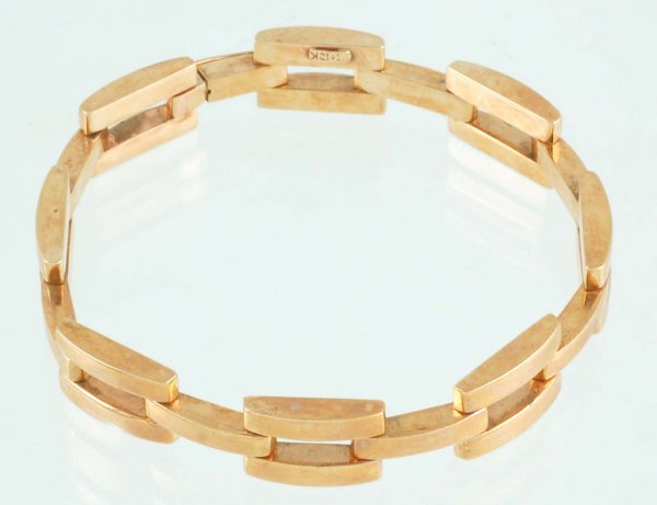 Appraisal: Ladies marked K yellow gold link bracelet with safety clasp