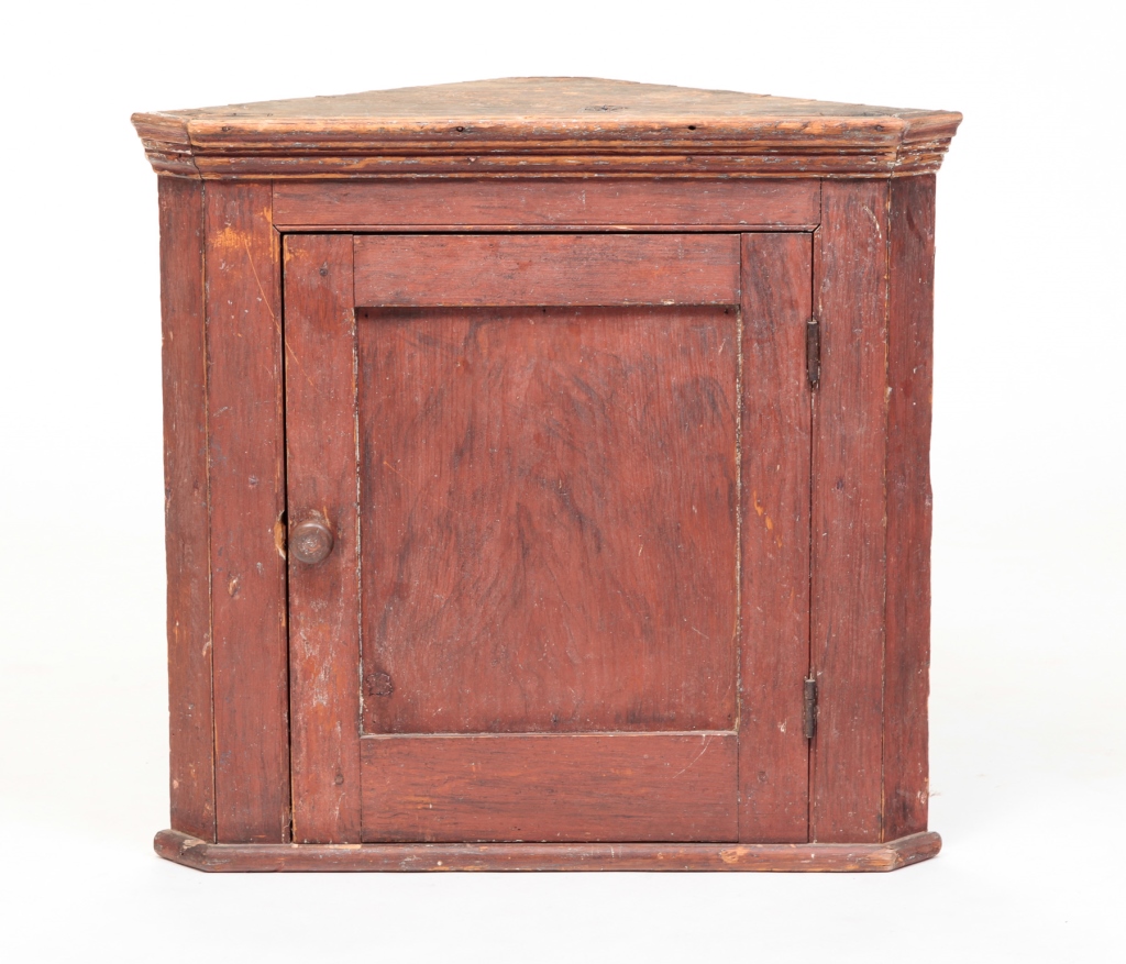 Appraisal: Second quarter th century pine Case is dovetailed top and