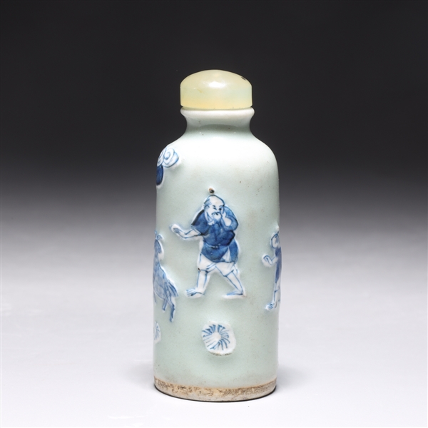 Appraisal: th century Chinese celadon glazed blue and white porcelain snuff