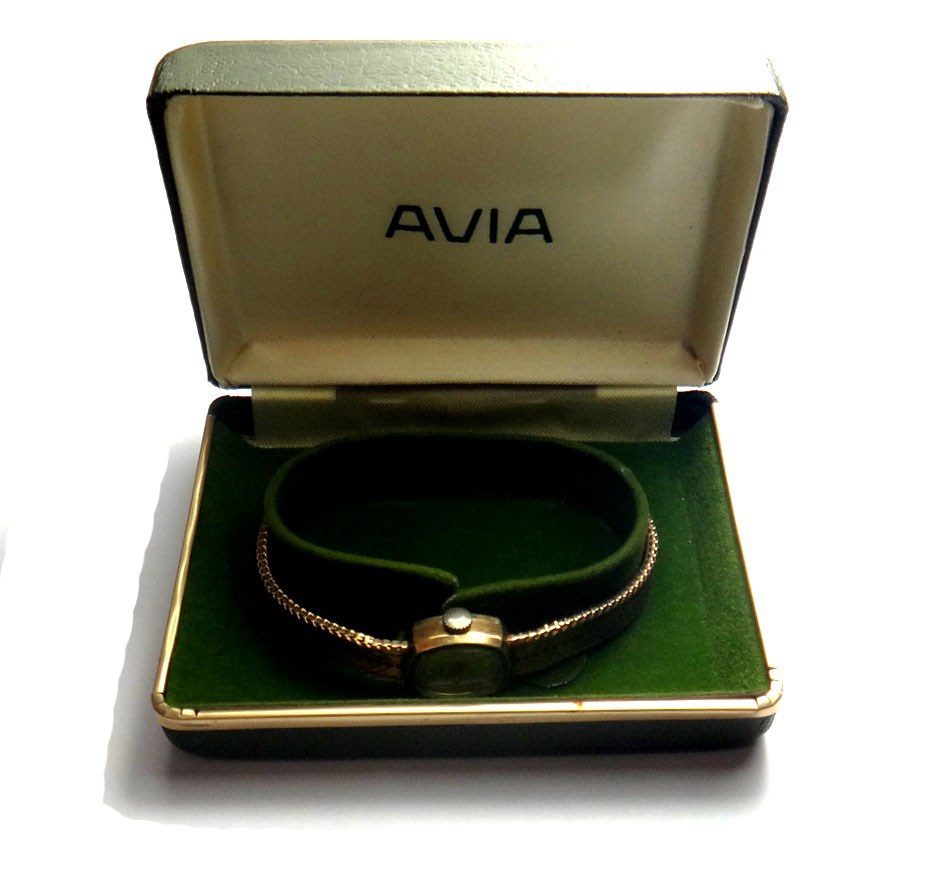 Appraisal: A lady's ct gold Avia bracelet wristwatch the signed silvered