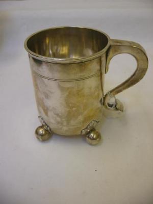 Appraisal: A VICTORIAN TANKARD the straight sides with incised girdles and