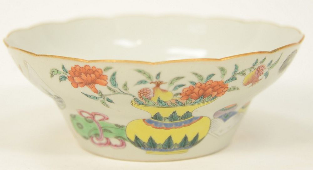 Appraisal: Chinese Famille Rose Porcelain Bowl having enameled painted antique vases