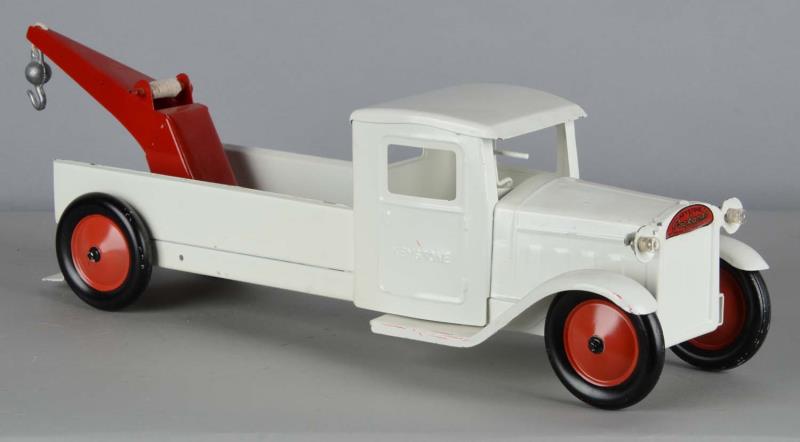 Appraisal: Pressed Steel Keystone Packard Tow Truck Toy This white truck