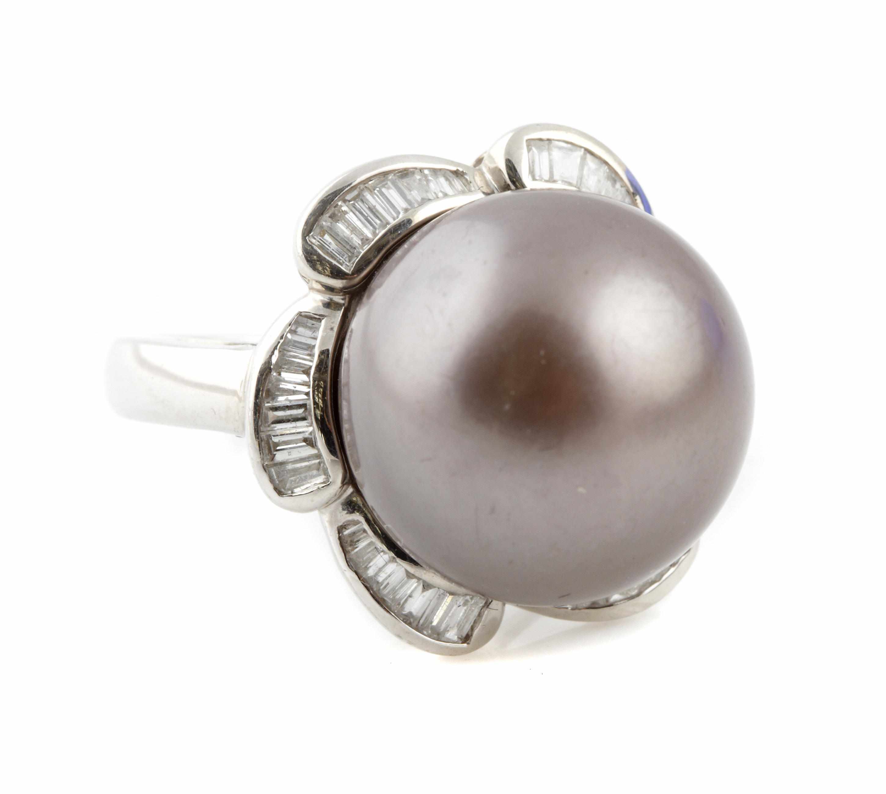 Appraisal: A colored cultured pearl diamond and k white gold ring