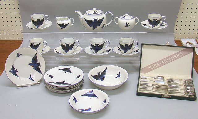 Appraisal: Lot Pc set of Blue Bird pattern china tea set