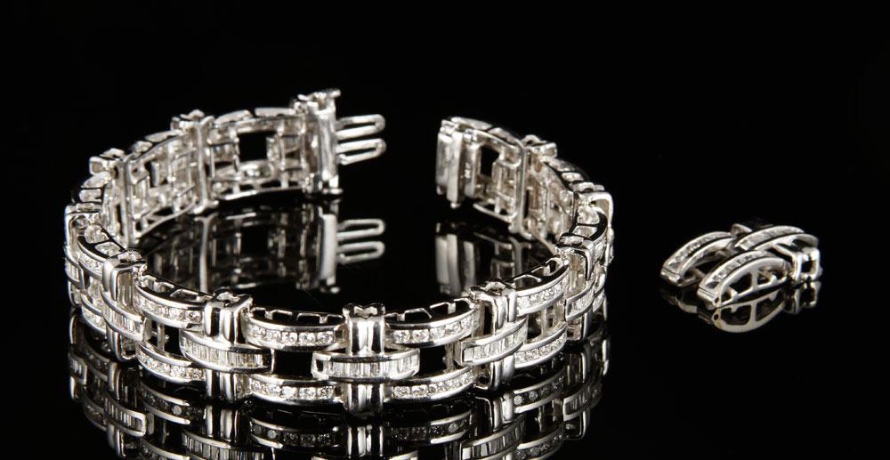 Appraisal: - K White Gold and Diamond Bracelet K white gold