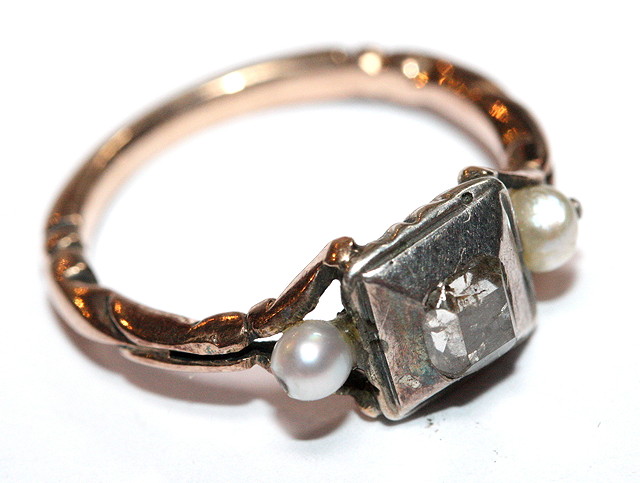 Appraisal: AN EARLY GEORGIAN DIAMOND AND PEARL SET RING a square