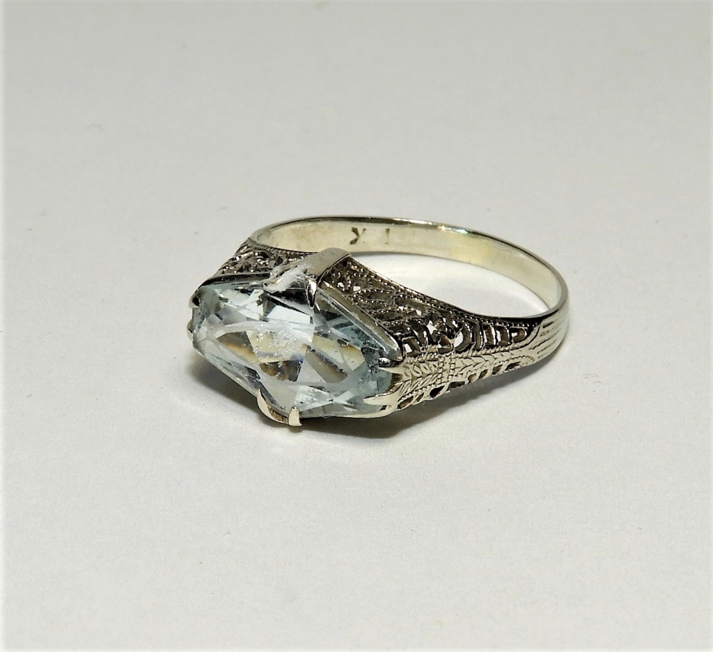 Appraisal: KT WHITE GOLD AQUAMARINE ART DECO FILIGREE RING C Delicate