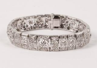 Appraisal: K WHITE GOLD DIAMOND BRACELET K WHITE GOLD AND DIAMOND