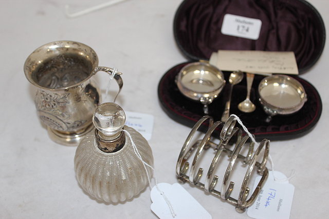 Appraisal: A QUANTITY OF SILVER ITEMS to include a cased set