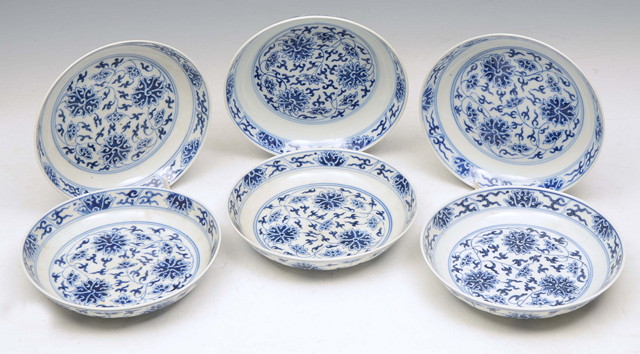 Appraisal: A SET OF SIX CHINESE BLUE AND WHITE PORCELAIN SAUCER