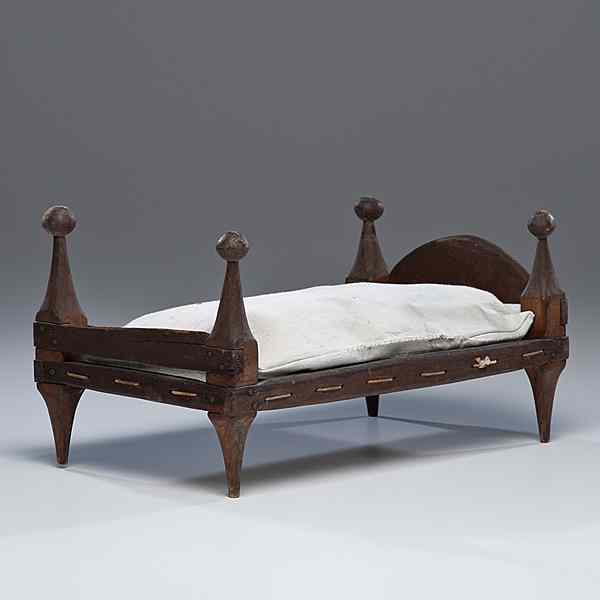 Appraisal: Kentucky Miniature Cannonball Bed Kentucky ca - a miniature rope