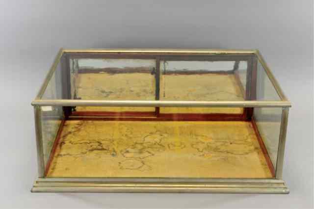 Appraisal: GLASS COUNTER TOP SHOW CASE Rectangular case with nickeled lead