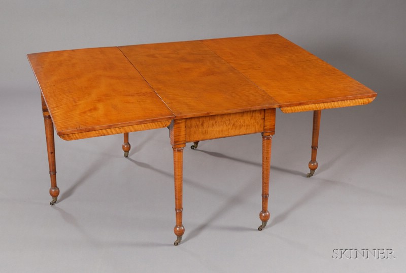 Appraisal: Tiger Maple Drop-leaf Dining Table possibly Ohio c the rectangular