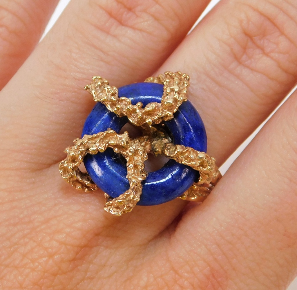 Appraisal: CHINESE K GOLD SODALITE SEAFORM LADY'S RING China th CenturyA