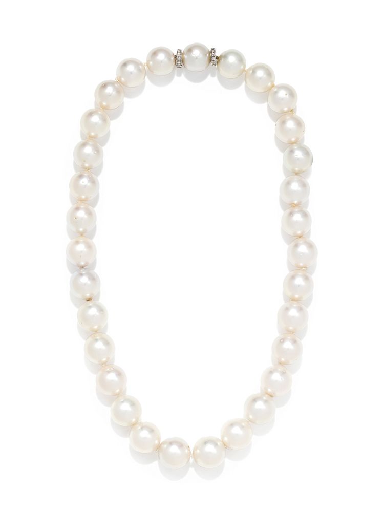 Appraisal: CULTURED SOUTH SEA PEARL NECKLACE CULTURED SOUTH SEA PEARL NECKLACE