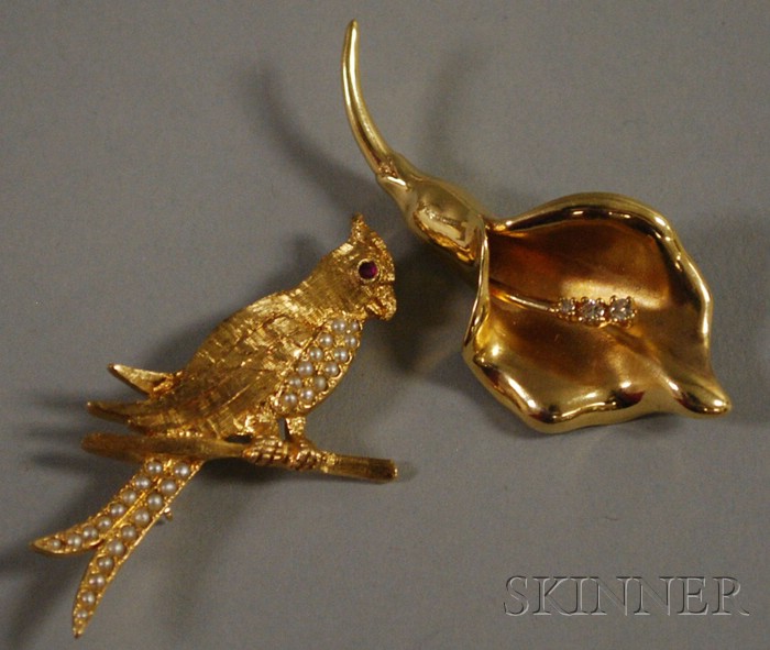 Appraisal: Two kt Gold Gem-set Brooches a gold and diamond lily