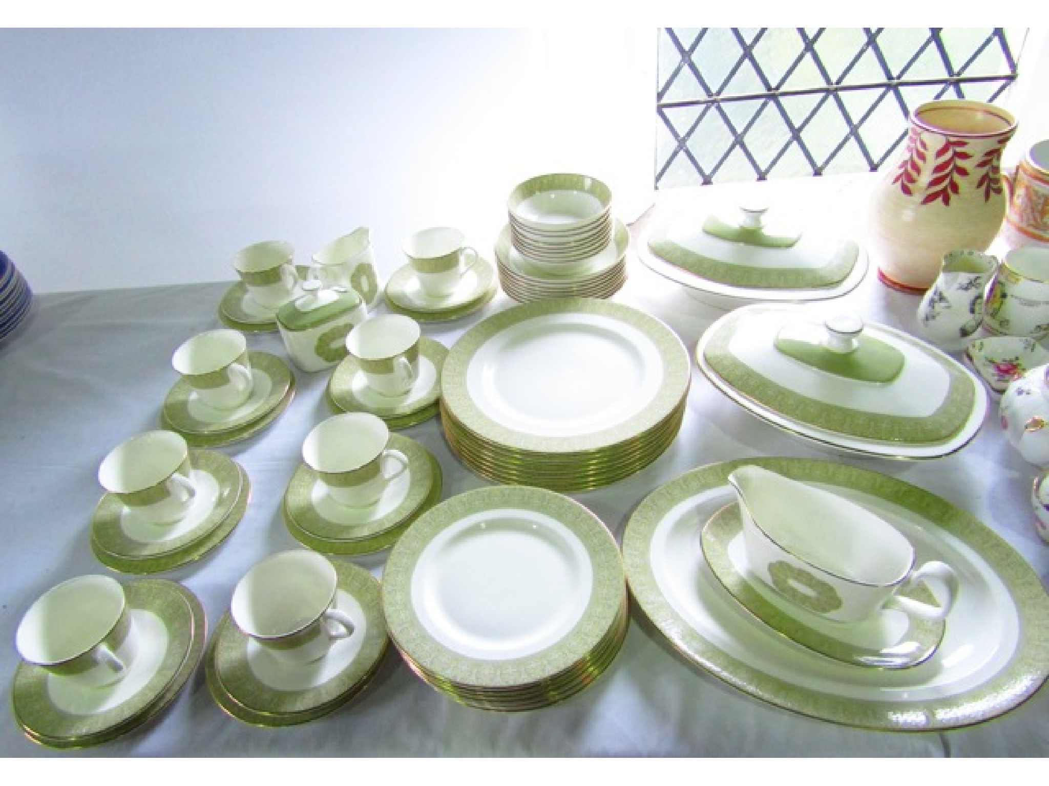 Appraisal: A collection of Royal Doulton Sonnet pattern dinner and tea