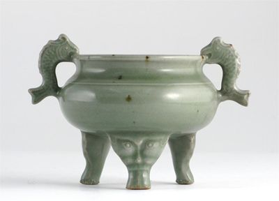 Appraisal: A fine Chinese celadon tripod censer the rim applied with