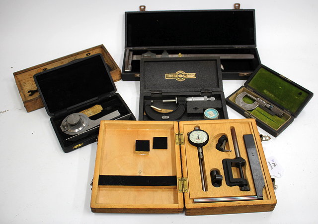 Appraisal: A BATY NUMBER UNIVERSAL DIAL TEST INDICATOR SET with a