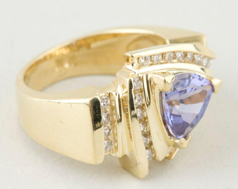 Appraisal: KT Le Vain Yellow Gold Tanzanite Ring stamped KT with