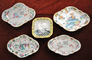 Appraisal: Five Chinese famille rose footed dishes th century