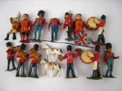 Appraisal: A collection of toy lead soldiers bandsmen beefeaters etc