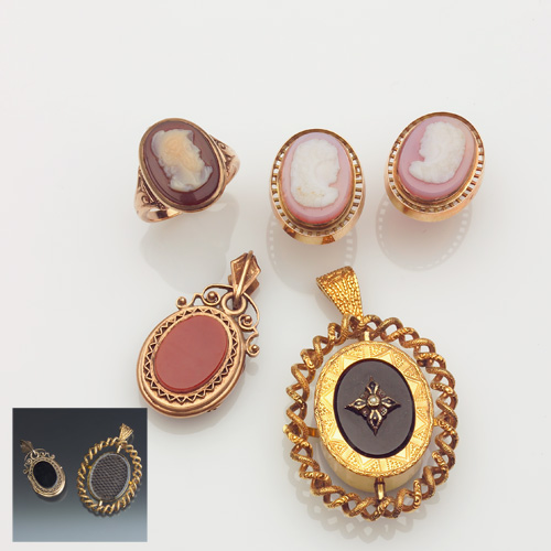 Appraisal: VICTORIAN Hardstone and gold jewelry Sardonyx cameo earrings double-sided locket