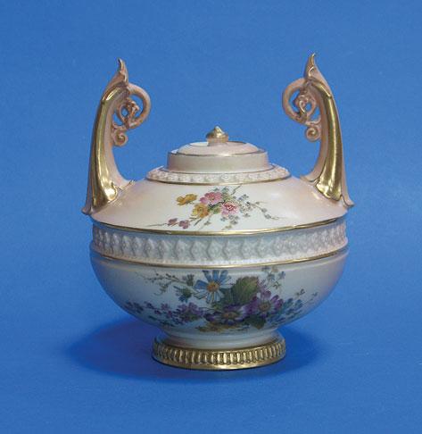 Appraisal: A ROYAL WORCESTER BLUSH IVORY VASE AND COVER of compressed