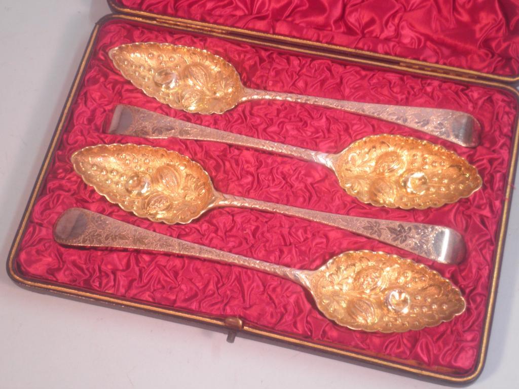 Appraisal: A set of matched George III berry spoons by William