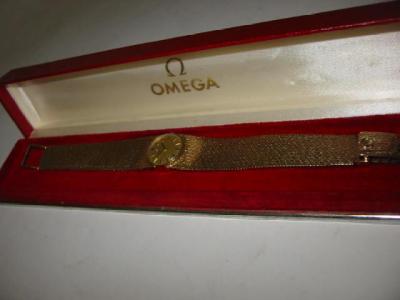 Appraisal: A LADY'S OMEGA WRIST WATCH in ct gold case the